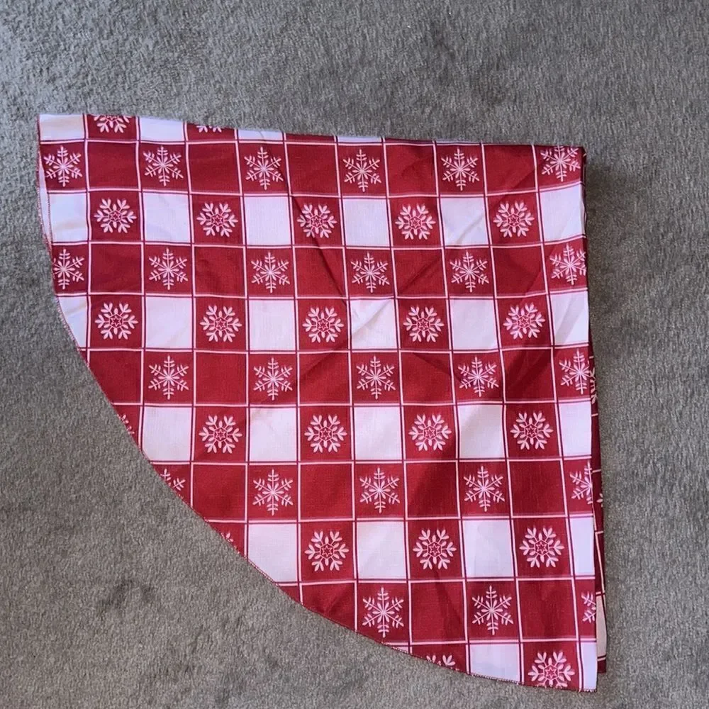 Snowflake 60” Round Tablecloth!